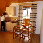 Bivanje na kmetiji Tourist Farm 